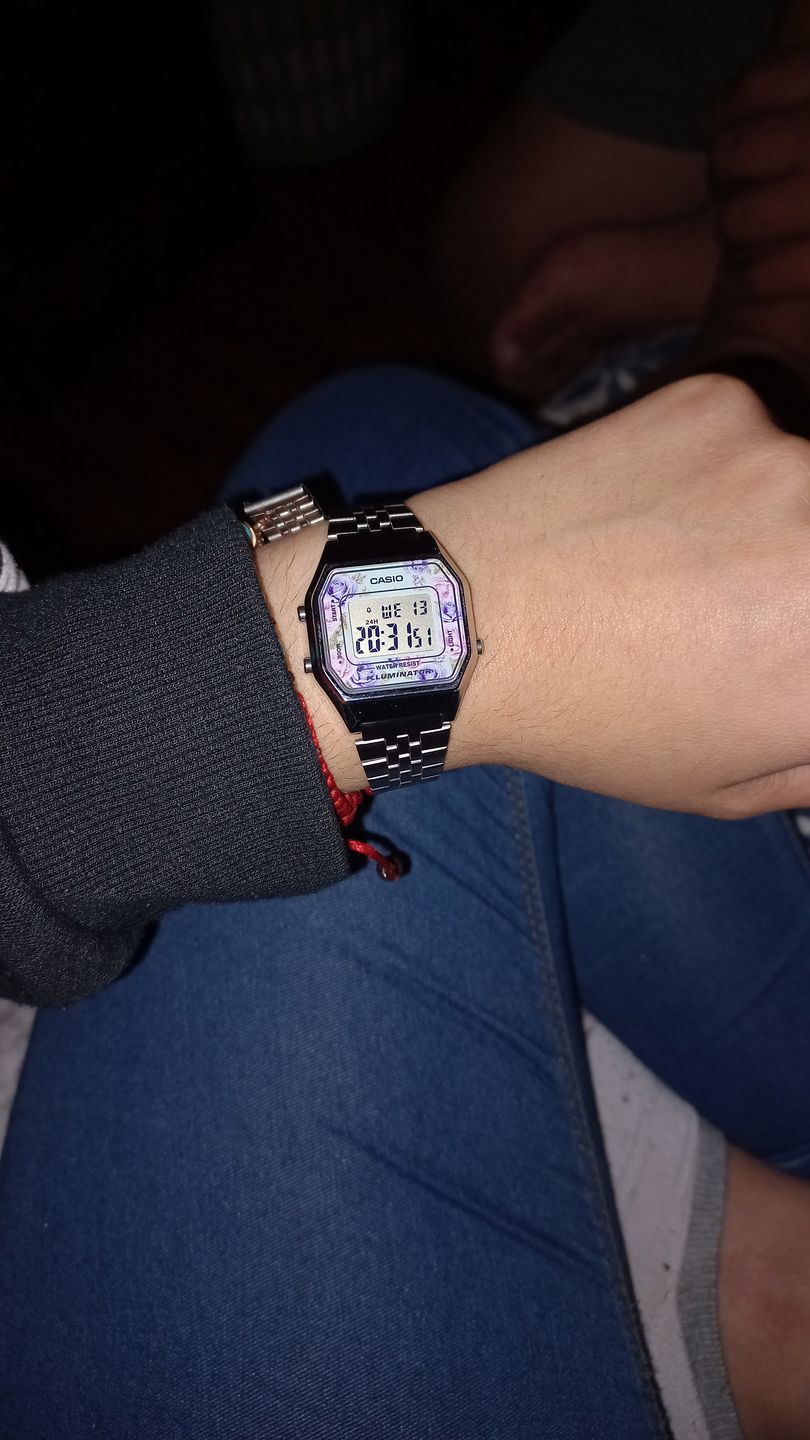 Customer photo review of Reloj Casio Vintage LA680WA-2CDF Plateado Flores