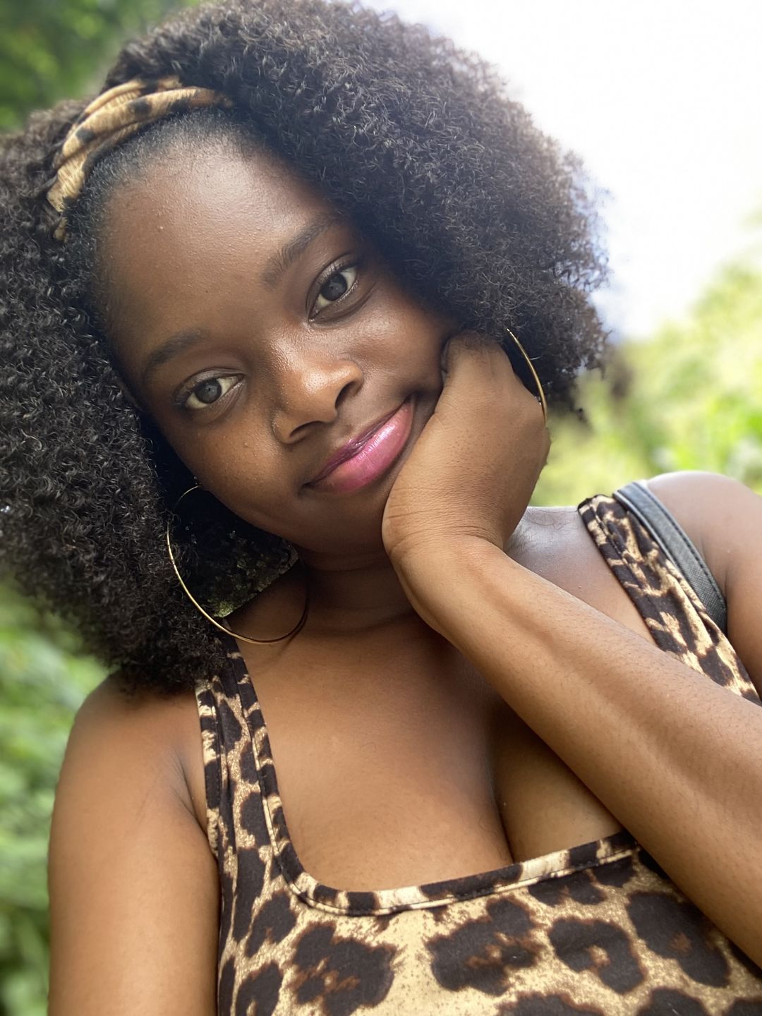 Customer photo review of Ashley Kinky Curly Human Hair Headband Wig