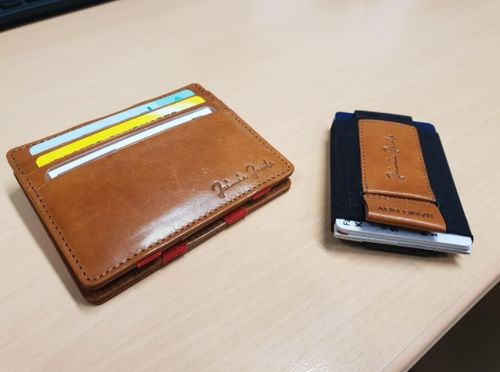 Customer photo review of Nano Boy card holder wallet with small elastic coin pocket