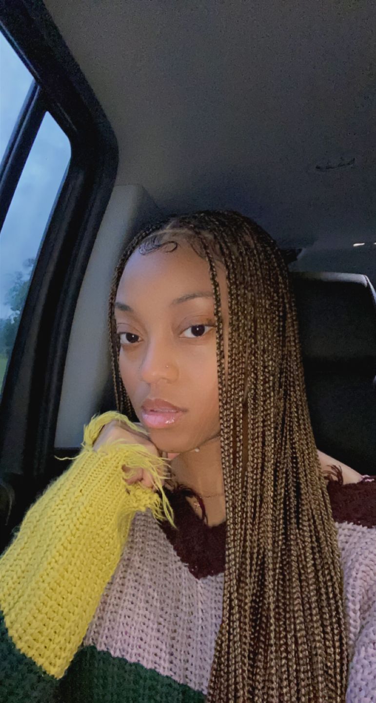 Customer photo review of Beyoncé Knotless Braids Wigs (Ready To Ship)