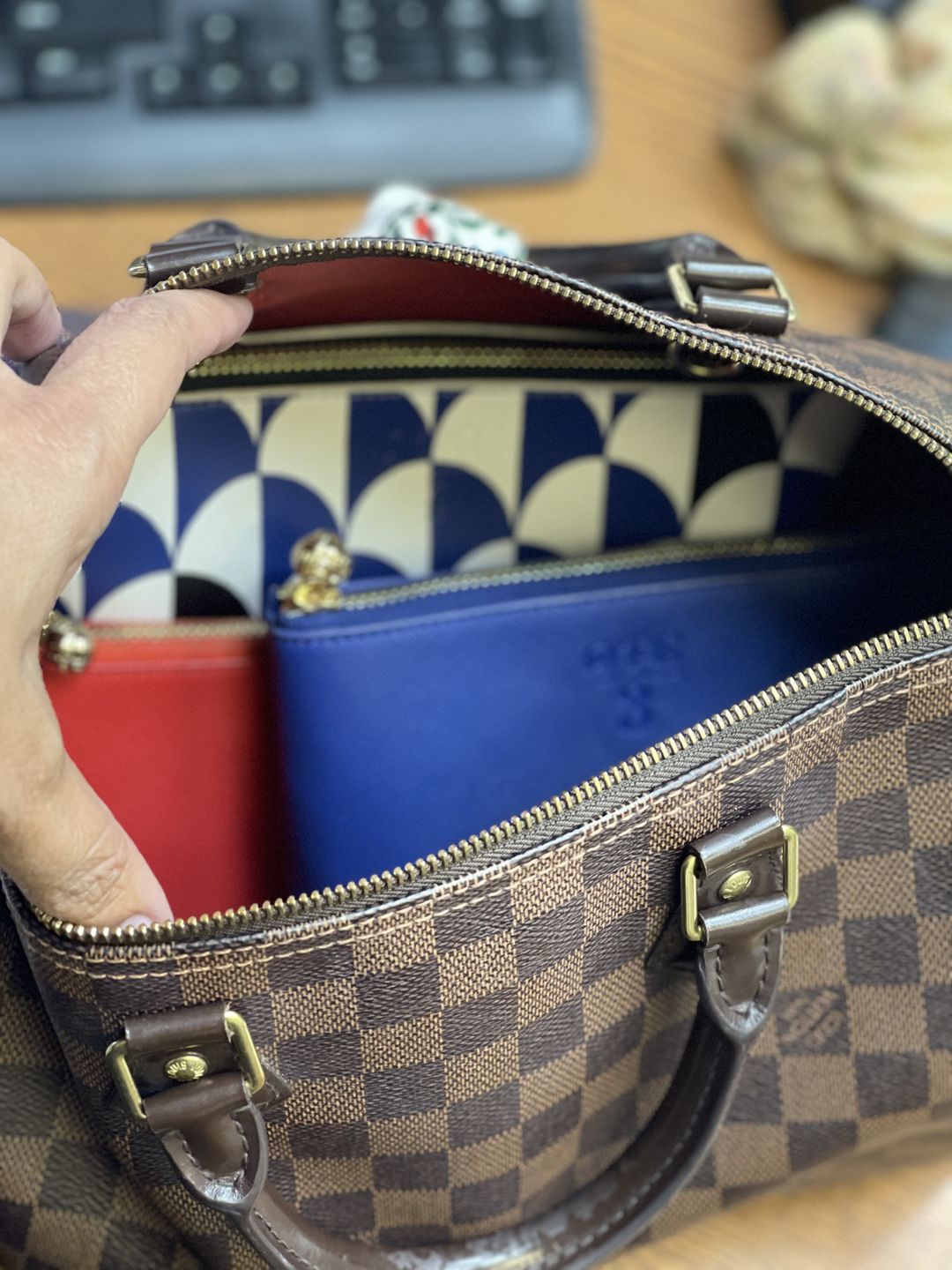Customer photo review of {O}verly {O}rganized Bag Club
