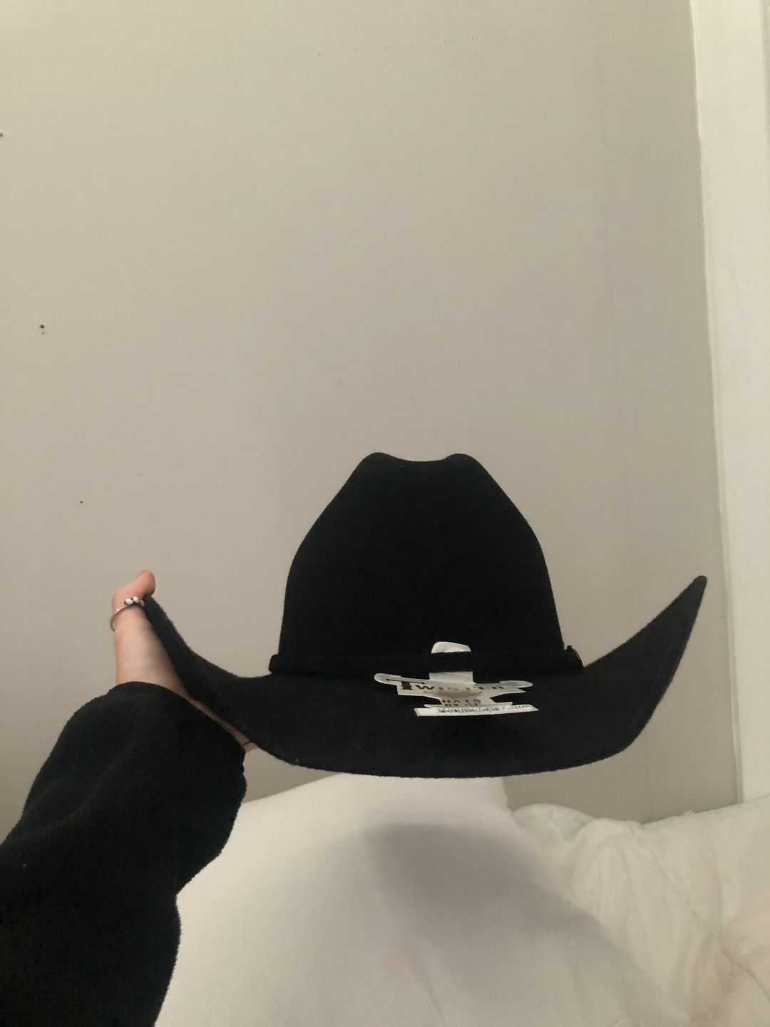 Customer photo review of Twister Dallas 4 3/8" Double S Crown Black Wool Western Hat T7101001