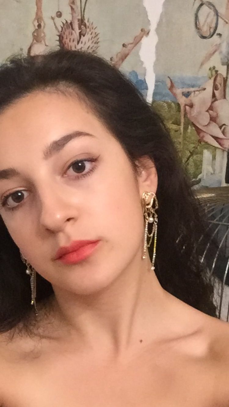 Customer photo review of Girl with a Pearl Earrings