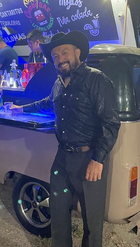 Customer photo review of Camisa Vaquera Negra Martin & Webb Estampado Tornasol con Bambú