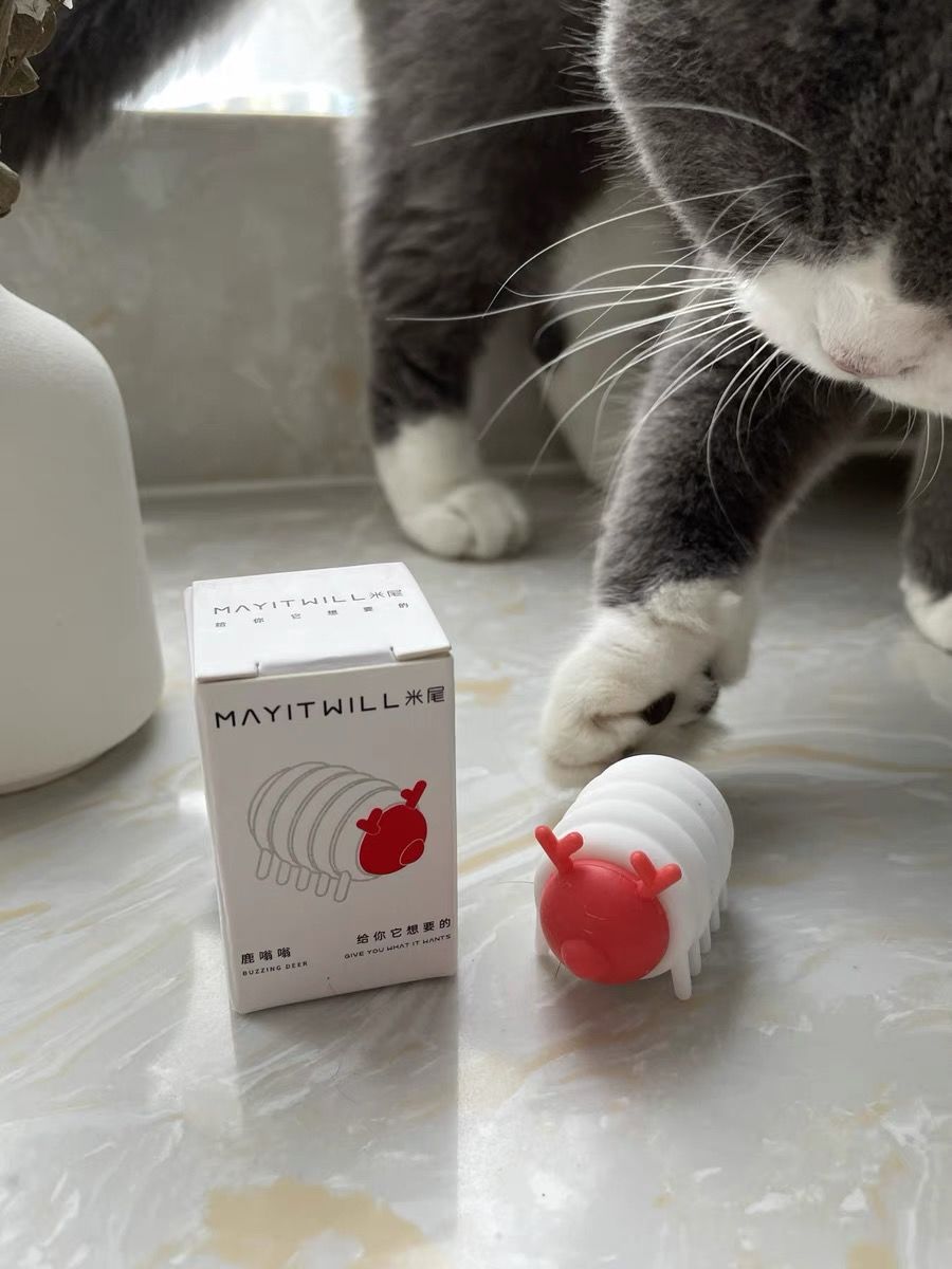 Customer photo review of Mayitwill Little Snow Monster Automatic Cat Toy