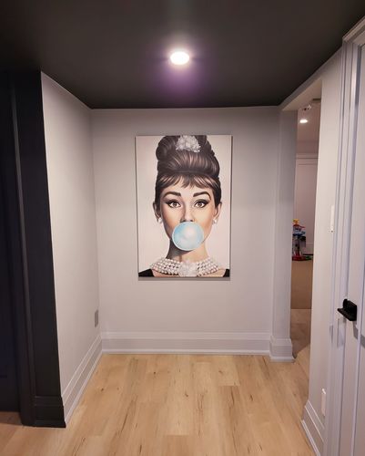 Customer photo review of 'Audrey Hepburn' Framed Canvas
