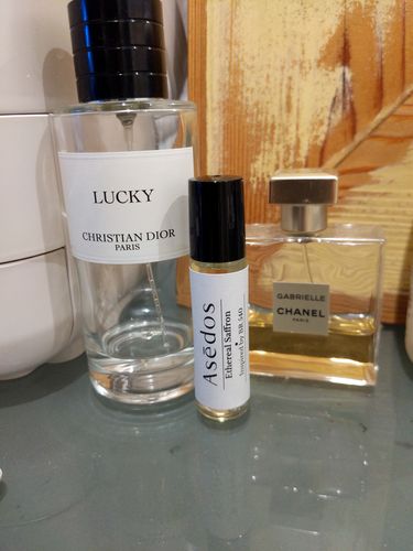 Customer photo review of ETHEREAL SAFFRON PERFUME OIL