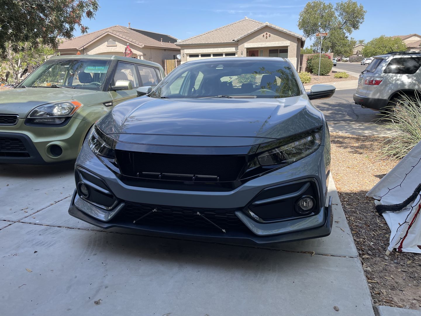 Customer photo review of Sports Grille w/ Steel Mesh - Glossy Black for 16-21 Honda Civic Sedan/Hatchback/FK8