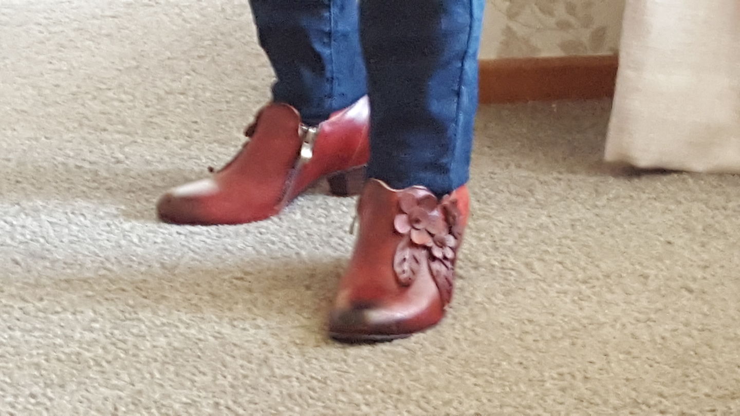 Customer photo review of Retro Handmade Floral Leather Low-Heel Pumps