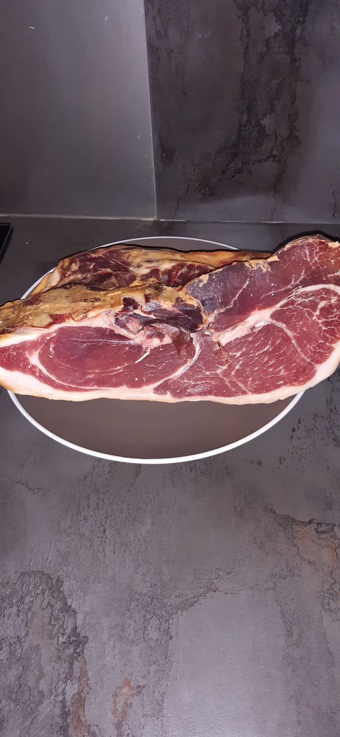 Customer photo review of Jambon de Mangalitza 30 mois (demi pièce)