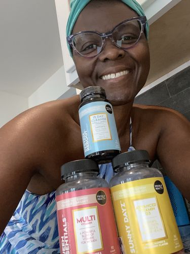 Customer photo review of QUEEN ESSENTIALS- Women's Daily Multi-Vitamin (plant-based) Gummies (45 Day Supply/ .55 Cent A Day) CLICK HERE