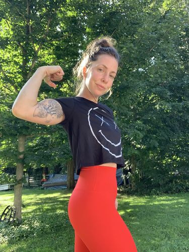 Customer photo review of High Waist Leggings | Wet Suit Performance Collection | Red