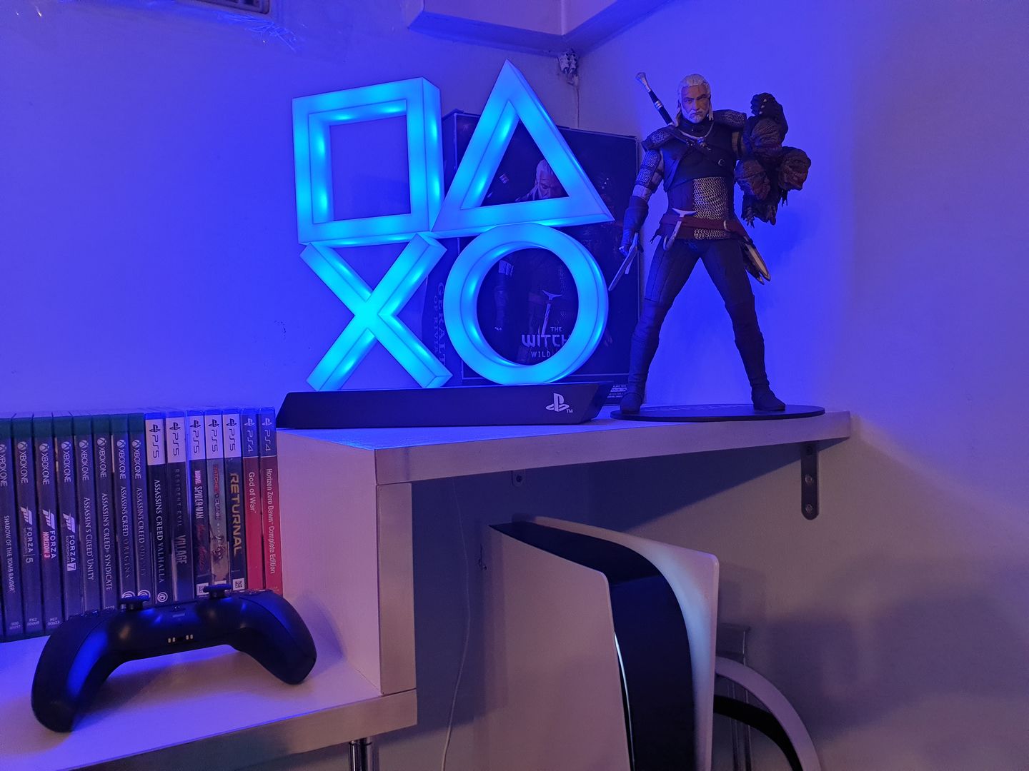 Customer photo review of PlayStation Icons Light PS5 XL