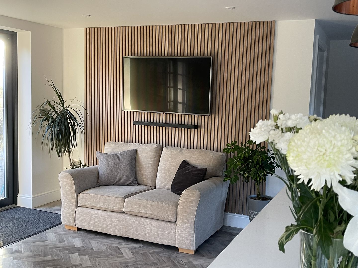 Customer photo review of SlatWall Natural Oak Sample