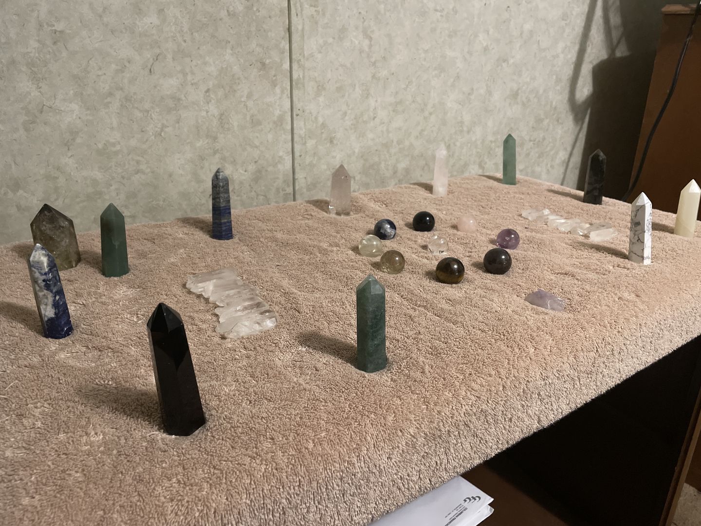Customer photo review of 45 Crystal Super Pack - 16 Points, 9 Spheres & 20 Quartz Shards