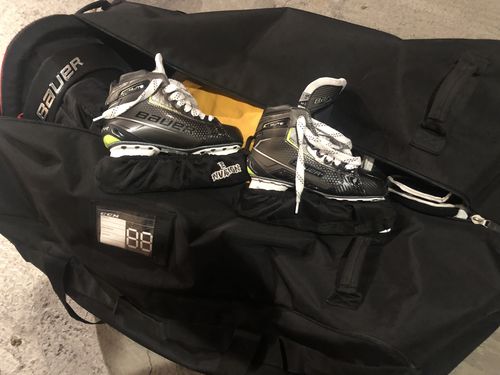 Customer photo review of Bauer Elite Intermediate Goalie Skates