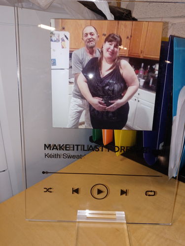 Customer photo review of Custom Song Plaque - The Best Anniversary Gift for Couples