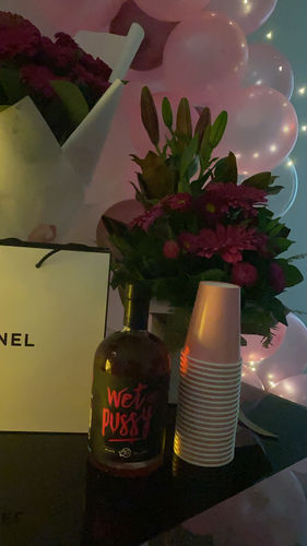 Customer photo review of Wet Pussy 3-Pack 700ml