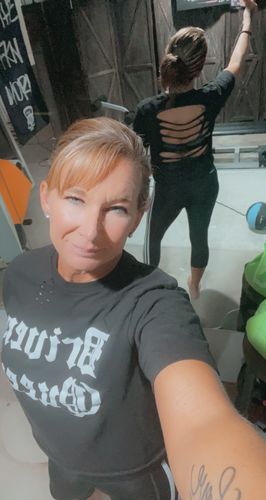 Customer photo review of 179  - Queen Crop Top