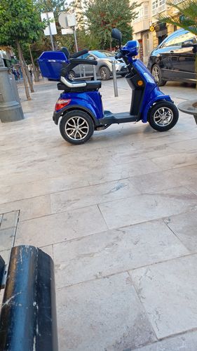 Customer photo review of Scooter Eléctrico veleco Faster Azul