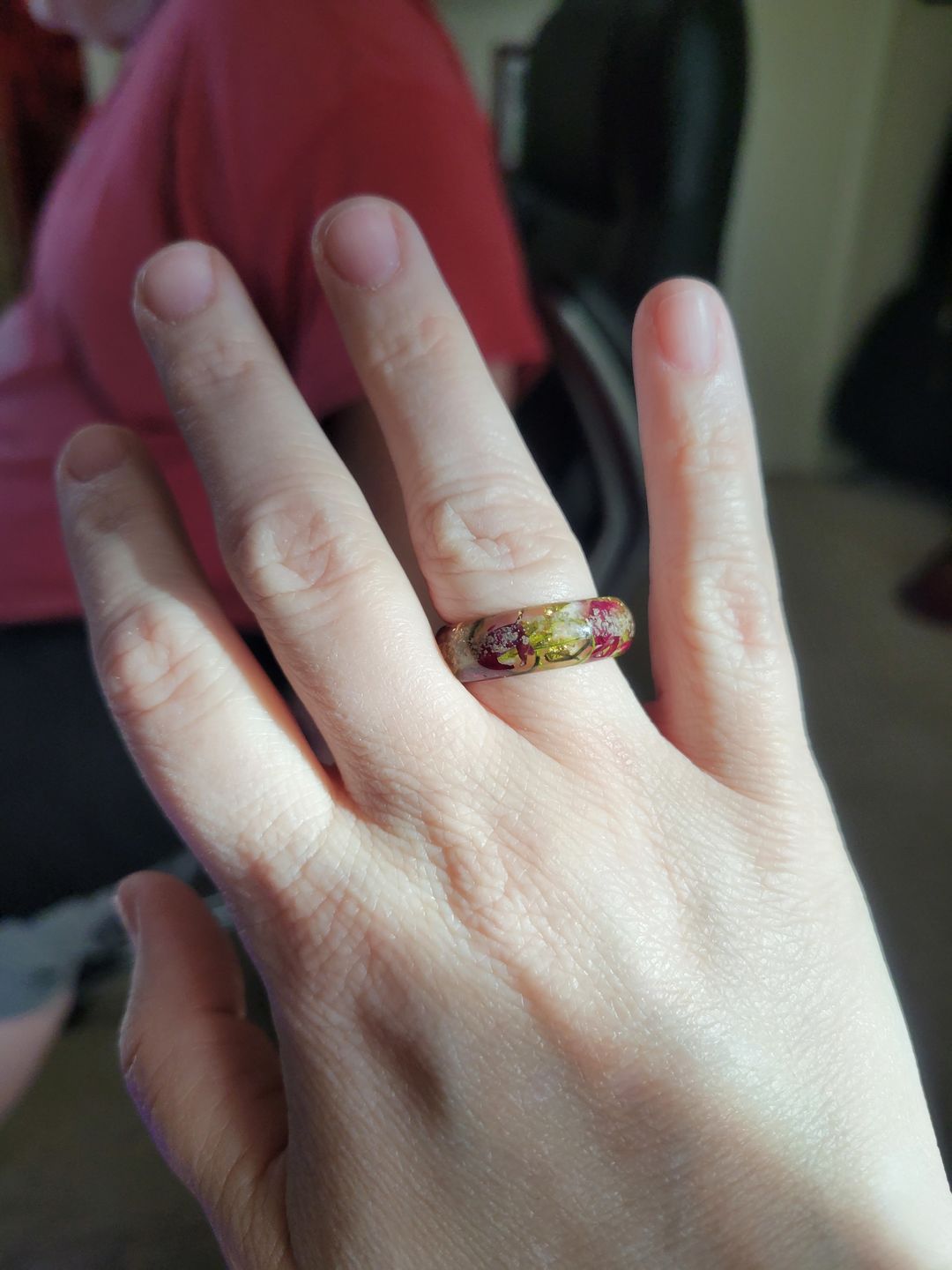 Customer photo review of Red Rose Moss Ring with Cremation Ash and Gold Flakes
