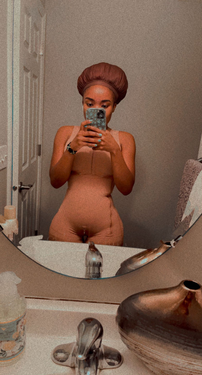 Customer photo review of Sculpting Faja with Side Zipper & Built-In Bra NS053