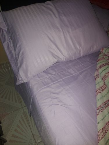 Customer photo review of Juego de Sábanas Microfibra Suave Quetzal