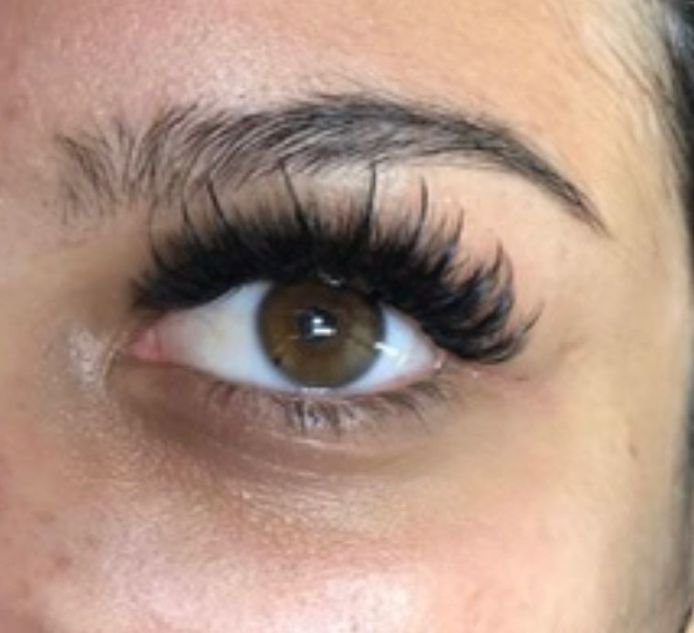 Customer photo review of SUPER BONDER FOR LASH EXTENSIONS