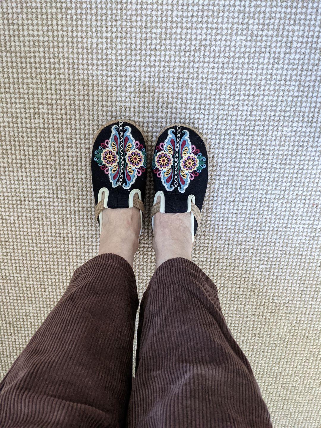 Customer photo review of Women Retro Embroidered Casual Floral Shoes