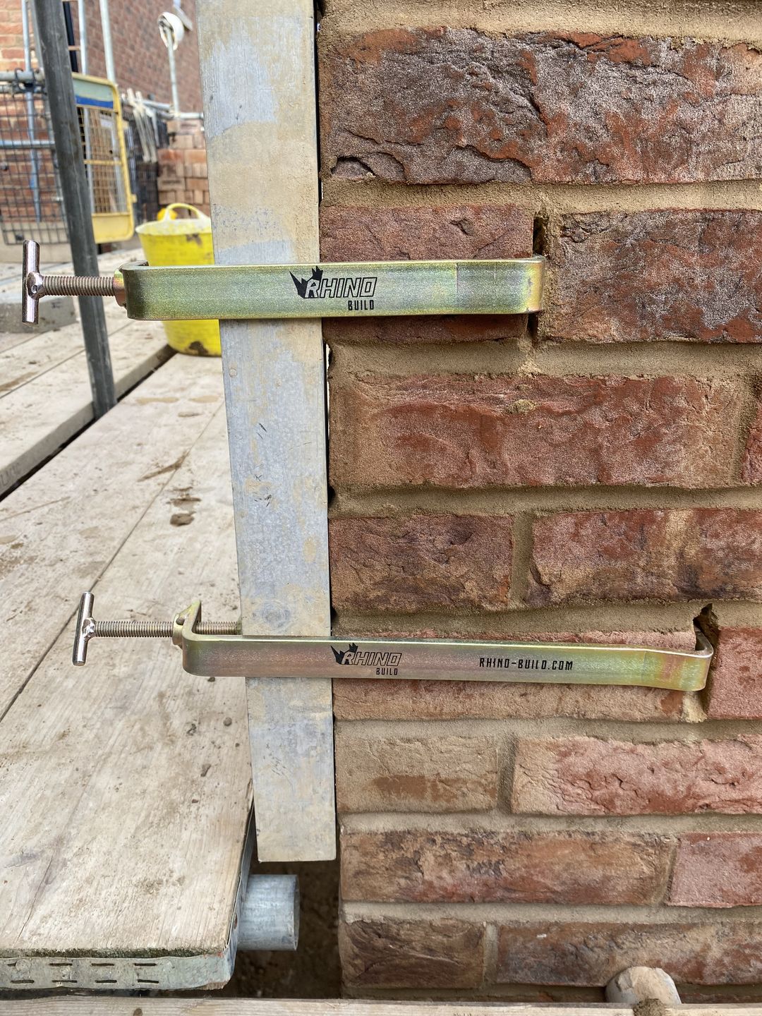 Customer photo review of External Clamp - Medium (215mm - one brick)