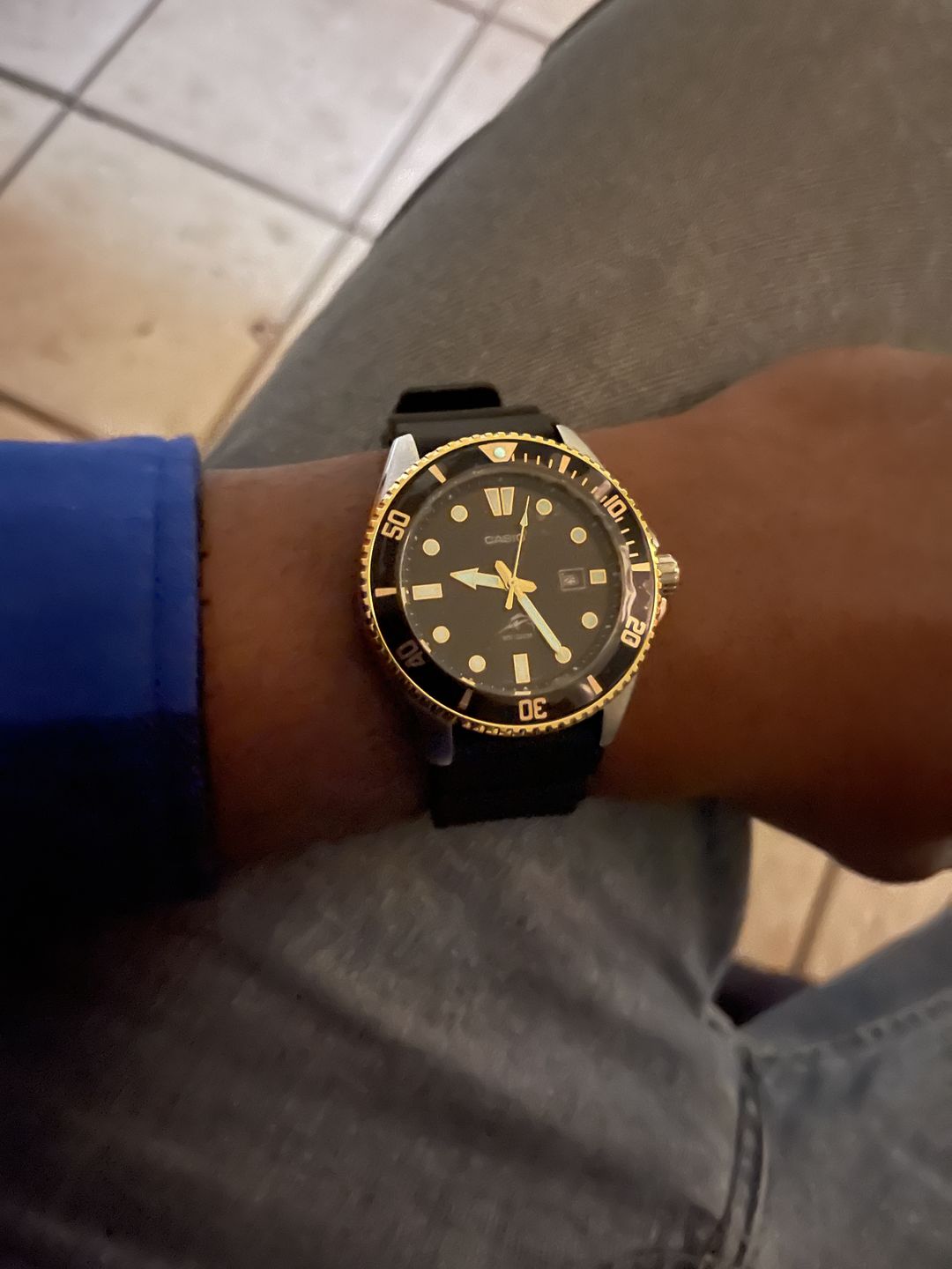 Customer photo review of Reloj Casio Submariner Marlin Duro MDV106G-1AVCF Negro Dorado Buceo [EXCLUSIVO]