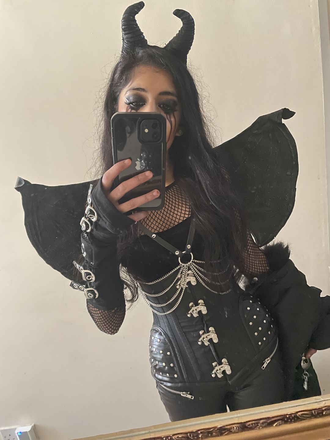 Customer photo review of Warrior Underbust Steel Boned Corset In Taffeta With Matte Hip Panels