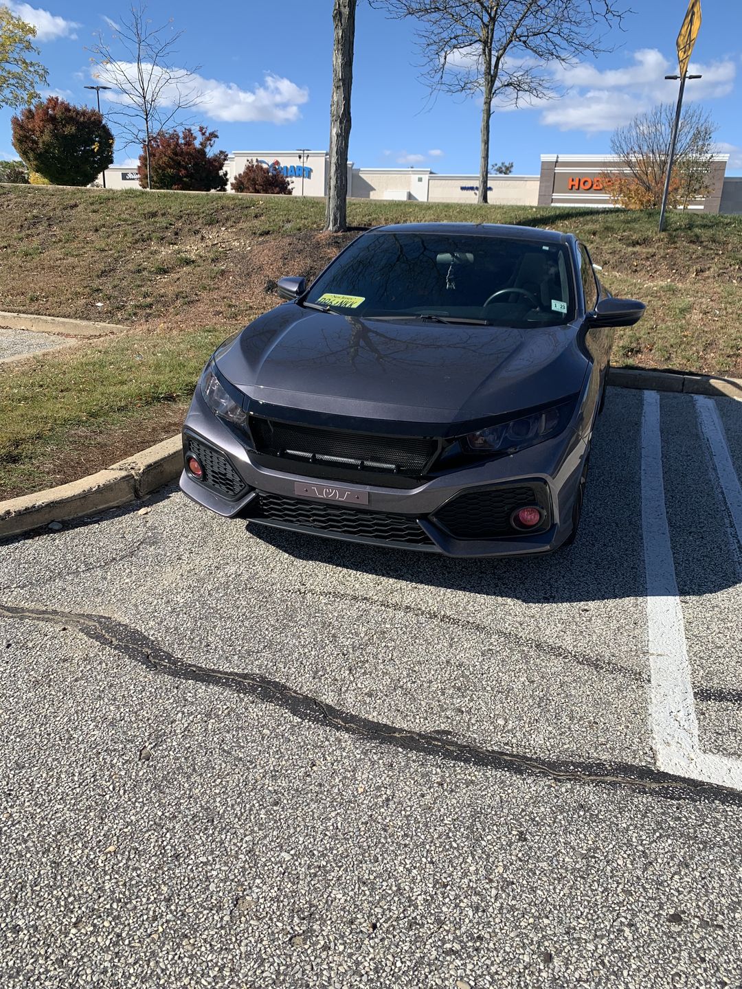 Customer photo review of Sports Grille w/ Steel Mesh - Glossy Black for 16-21 Honda Civic Sedan/Hatchback/FK8