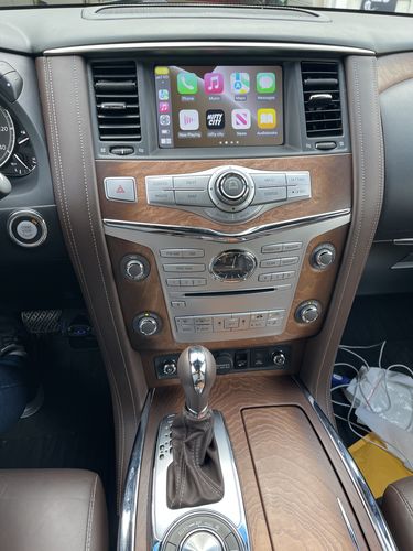 Customer photo review of Infiniti QX80 2013-2020 Apple CarPlay & Android Auto OEM Integration