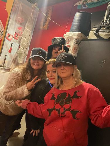 Customer photo review of 174 - Nobody Wide Neck Sweatshirt