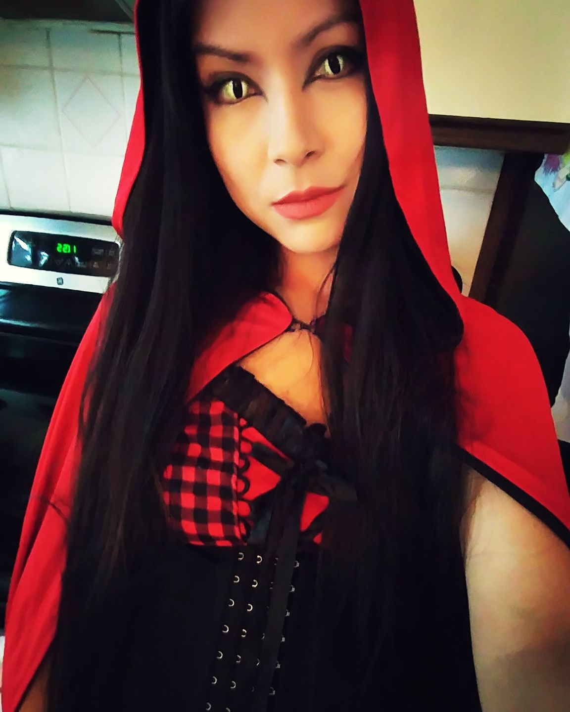 Customer photo review of PRIMAL® Thriller - Yellow Color contacts for Halloween