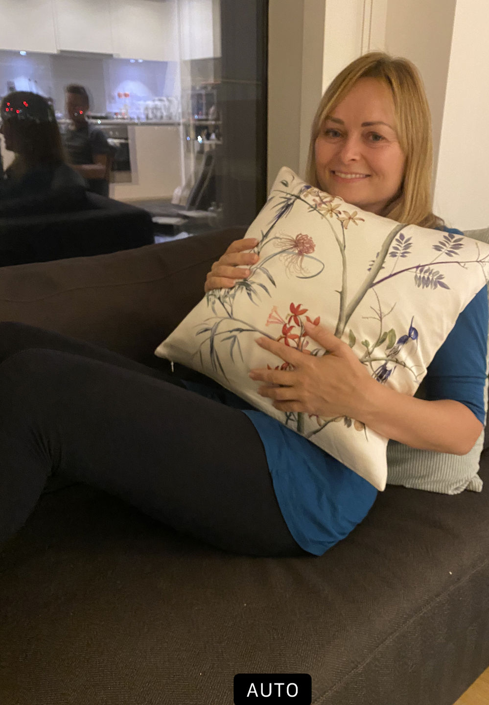 Customer photo review of Hummingbird Pure Silk Cushion Cover