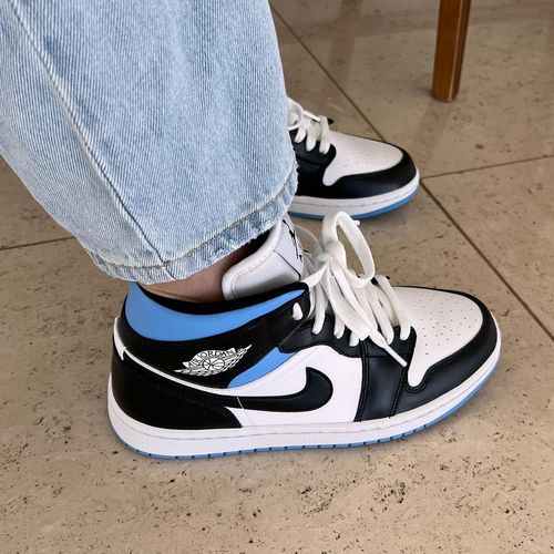 Air Jordan 1 Mid 'University Black 