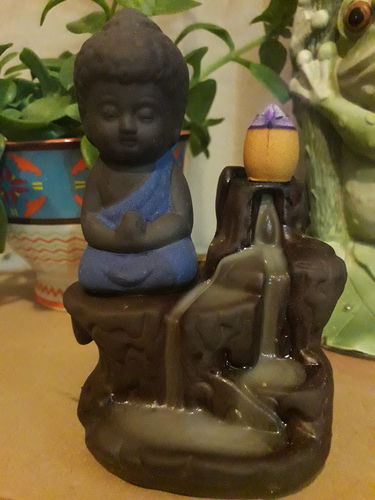 Customer photo review of Porta Incienso Monje + 10 Inciensos Especiales de regalo