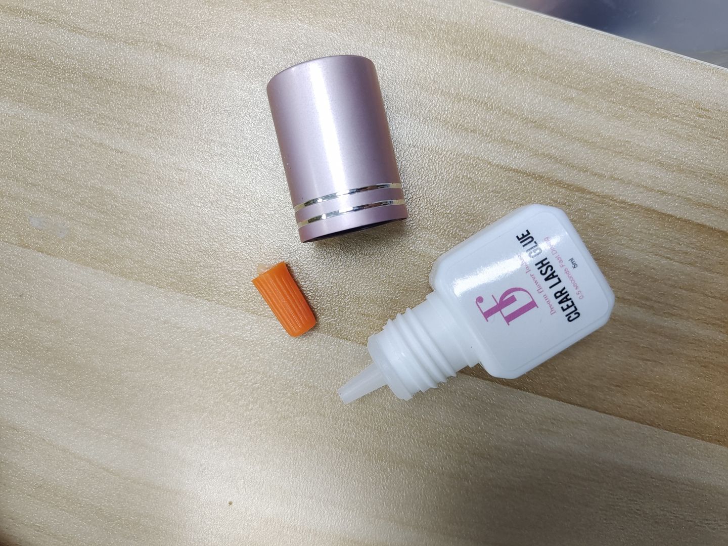 Customer photo review of Clear Glue for Eyelash Extensions 0.3-0.5s Fast Drying