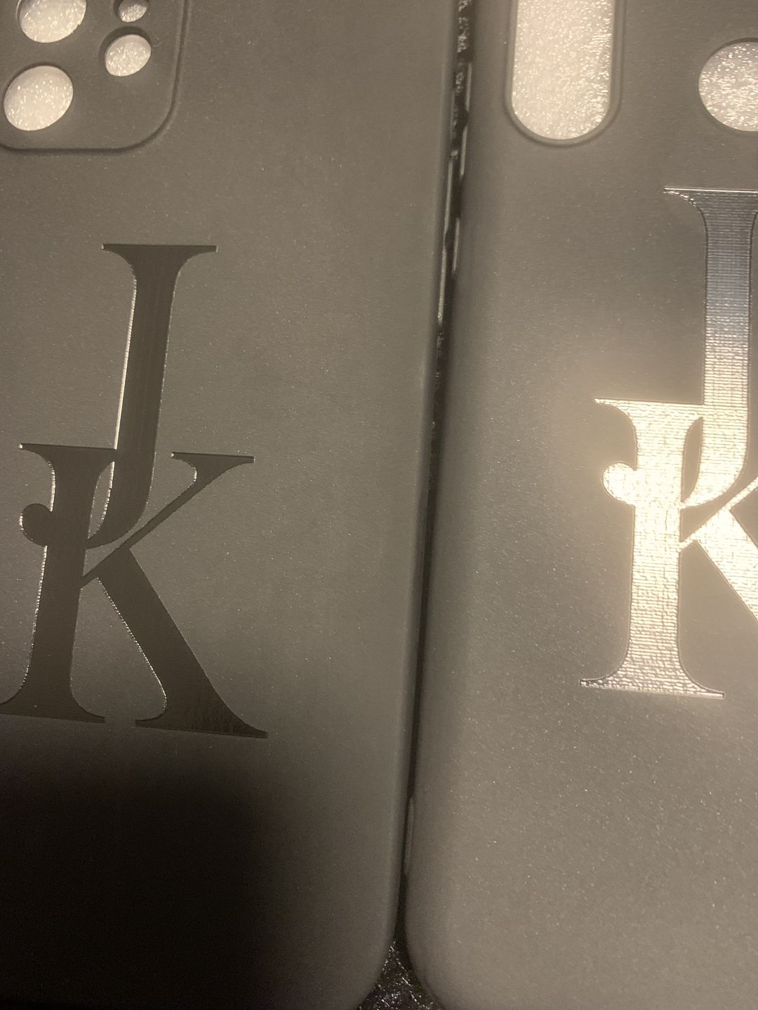 Customer photo review of ID Case - 2 Buchstaben, Datum (graviert)