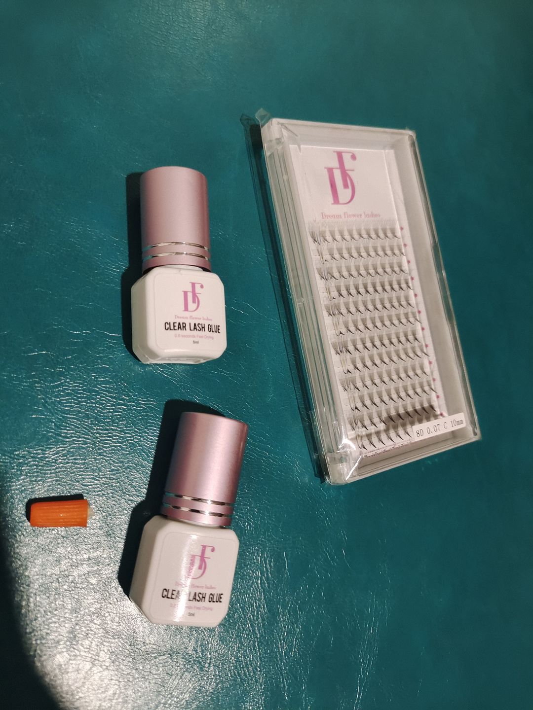 Customer photo review of Clear Glue for Eyelash Extensions 0.3-0.5s Fast Drying