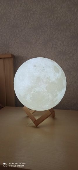 Customer photo review of Mystical Moon Lamp