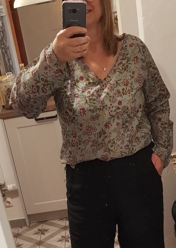 Customer photo review of Blouse Lylou col V - voile de coton fleurs du finistère