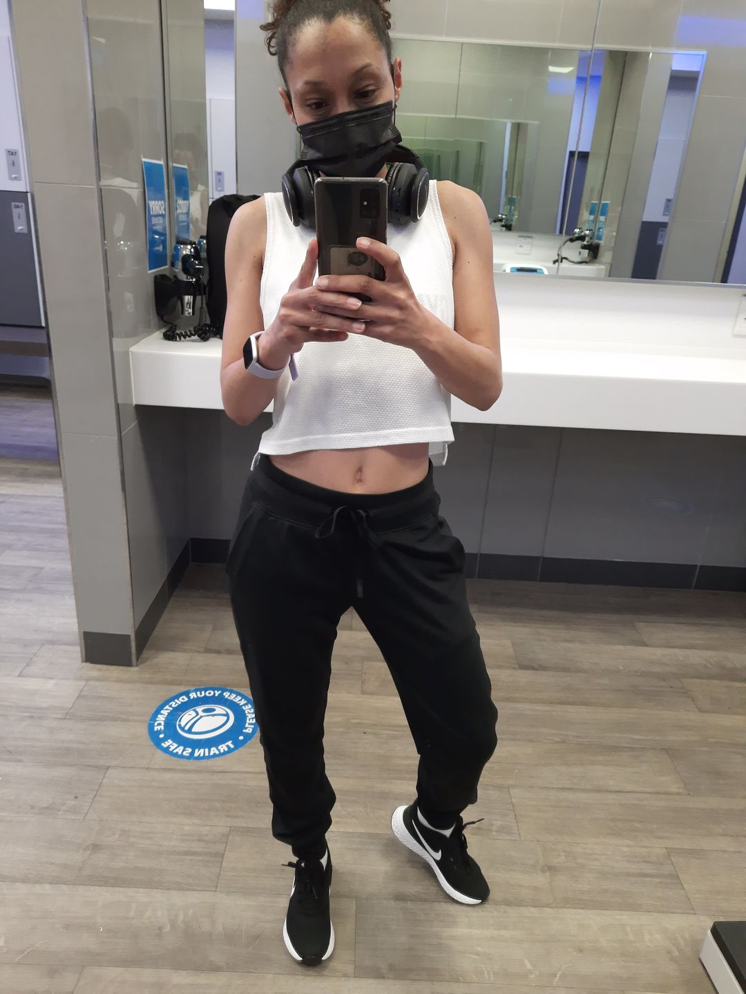 Customer photo review of Form fit Joggers - Black
