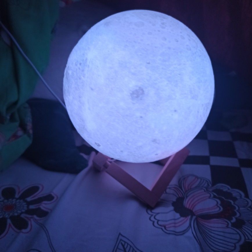 Customer photo review of Mystical Moon Lamp