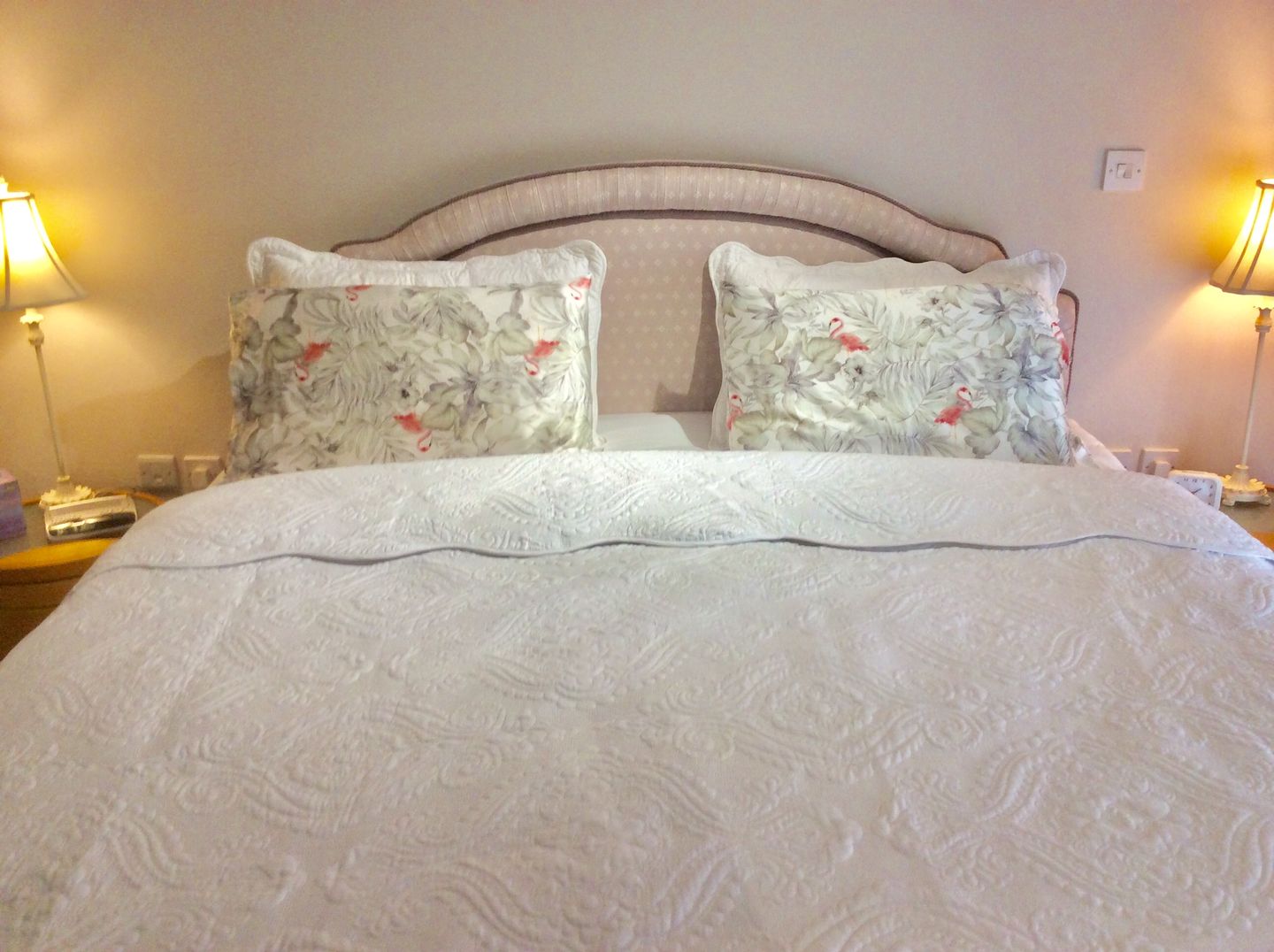 Customer photo review of Flamingos Pure Silk Pillowcase