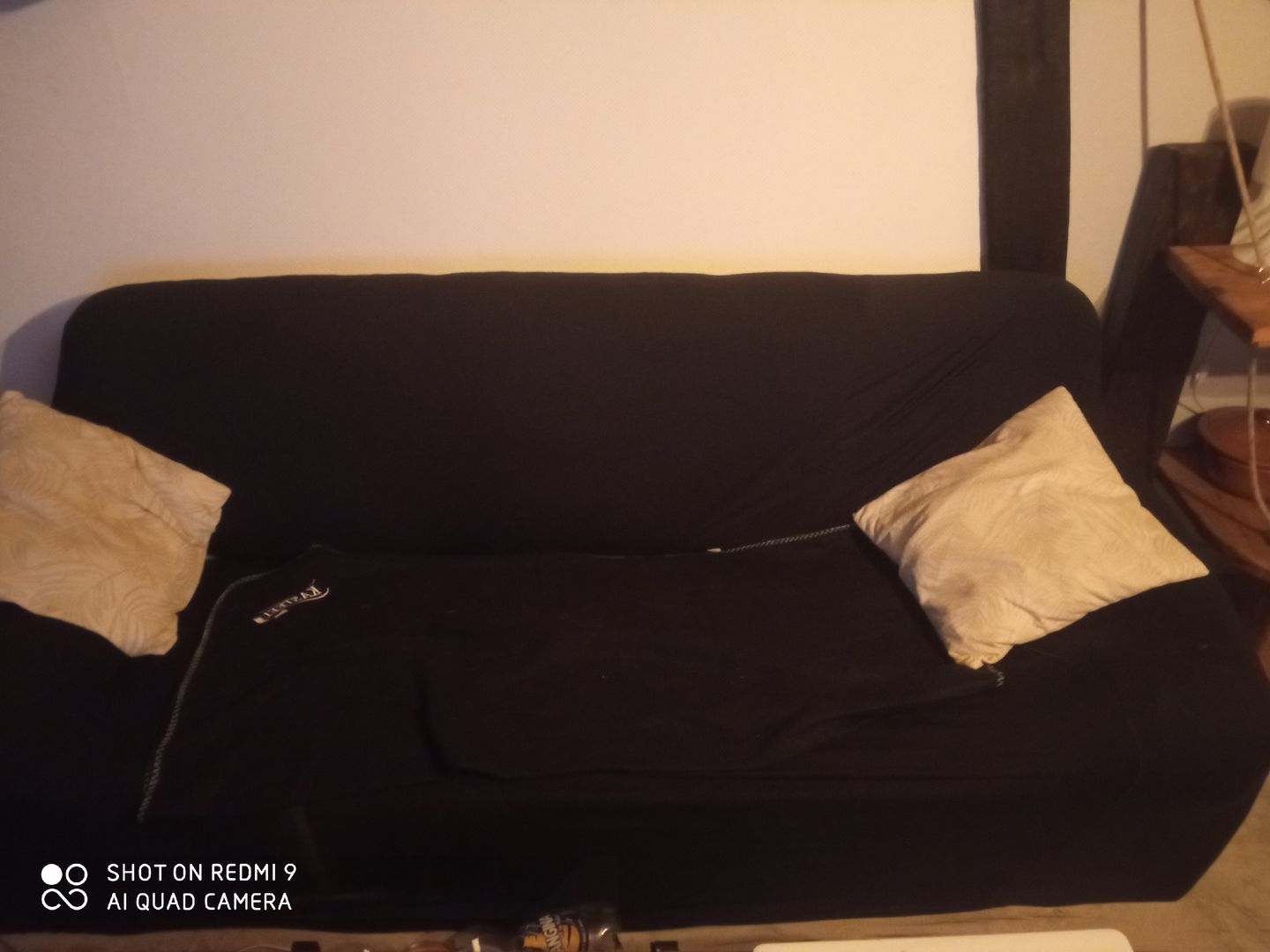 Customer photo review of Noir - Housses Extensibles de Fauteuil et Canapé - La Maison des Housses