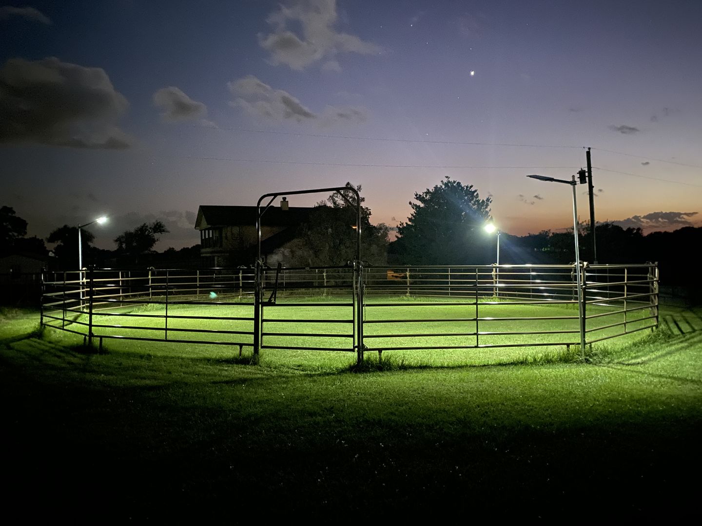Customer photo review of 140W Solar Street Light 14000 Lumens