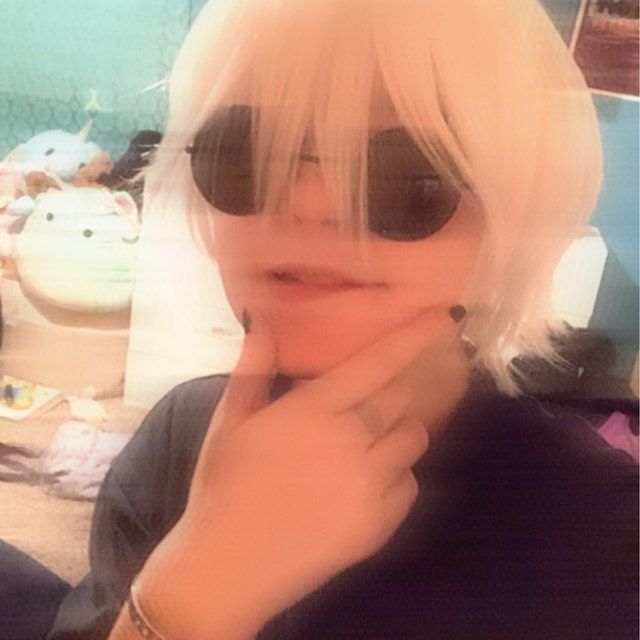 Customer photo review of Men Snow White Short Straight Fringe Bangs Cosplay Wig